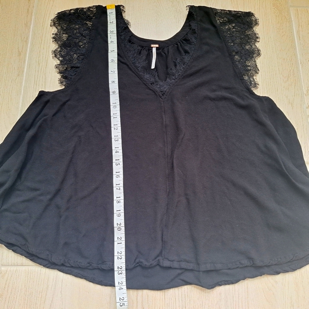 Free People Womens Black V-Neck Lace Trim Top Flowy Style Cap Sleeves - Large - Picture 8 of 11